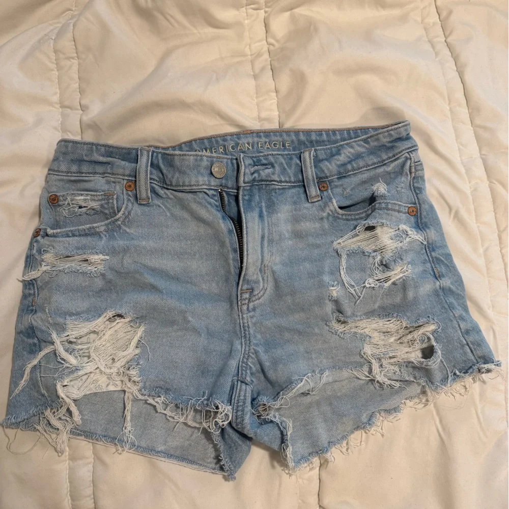 American Eagle Outfitters Light Blue Denim Shorts - Picture 2 of 3
